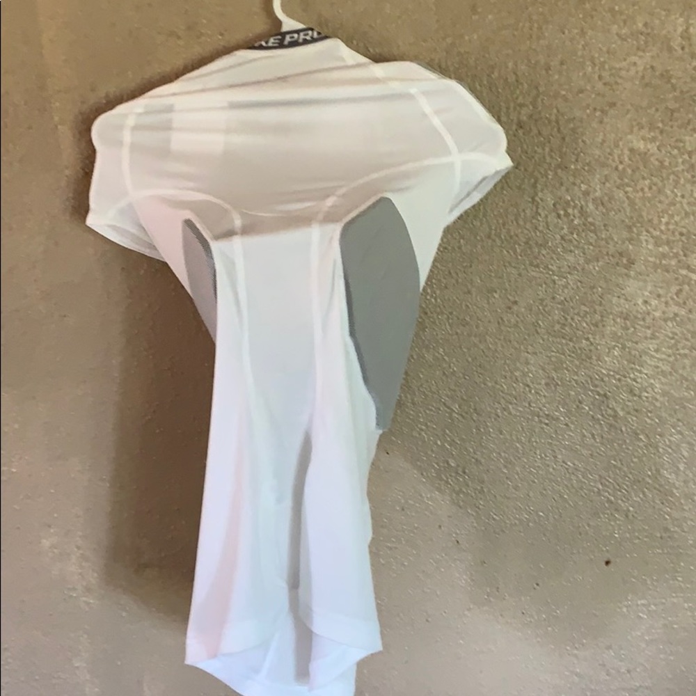 Nike Pro Compression Shirt. Size Small. BNWT - Picture 2 of 6